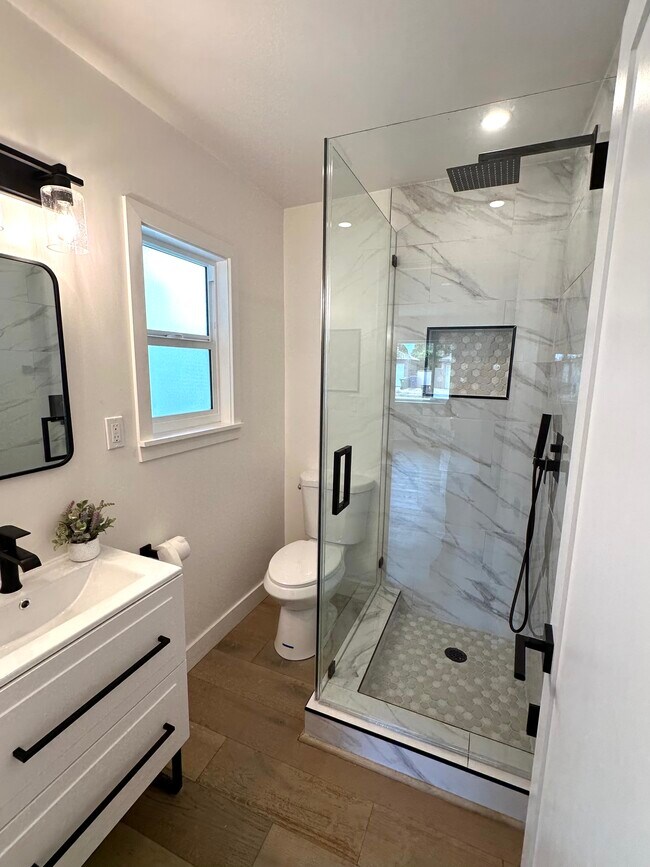 Foto del edificio - 16913 Covello St