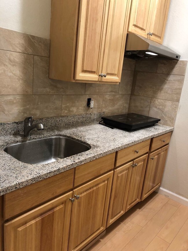 819 E Julian St, San Jose, CA 95112 Apartments San Jose