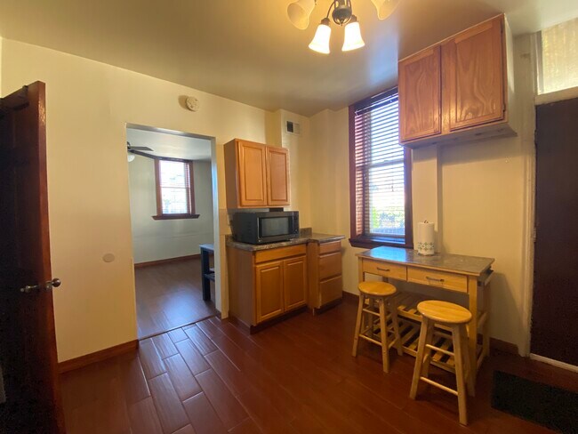 Foto del edificio - 1340 W 19th St