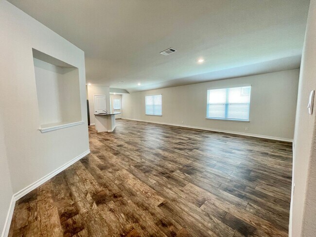 Foto del edificio - 4 Bedroom 1 Story  Home!