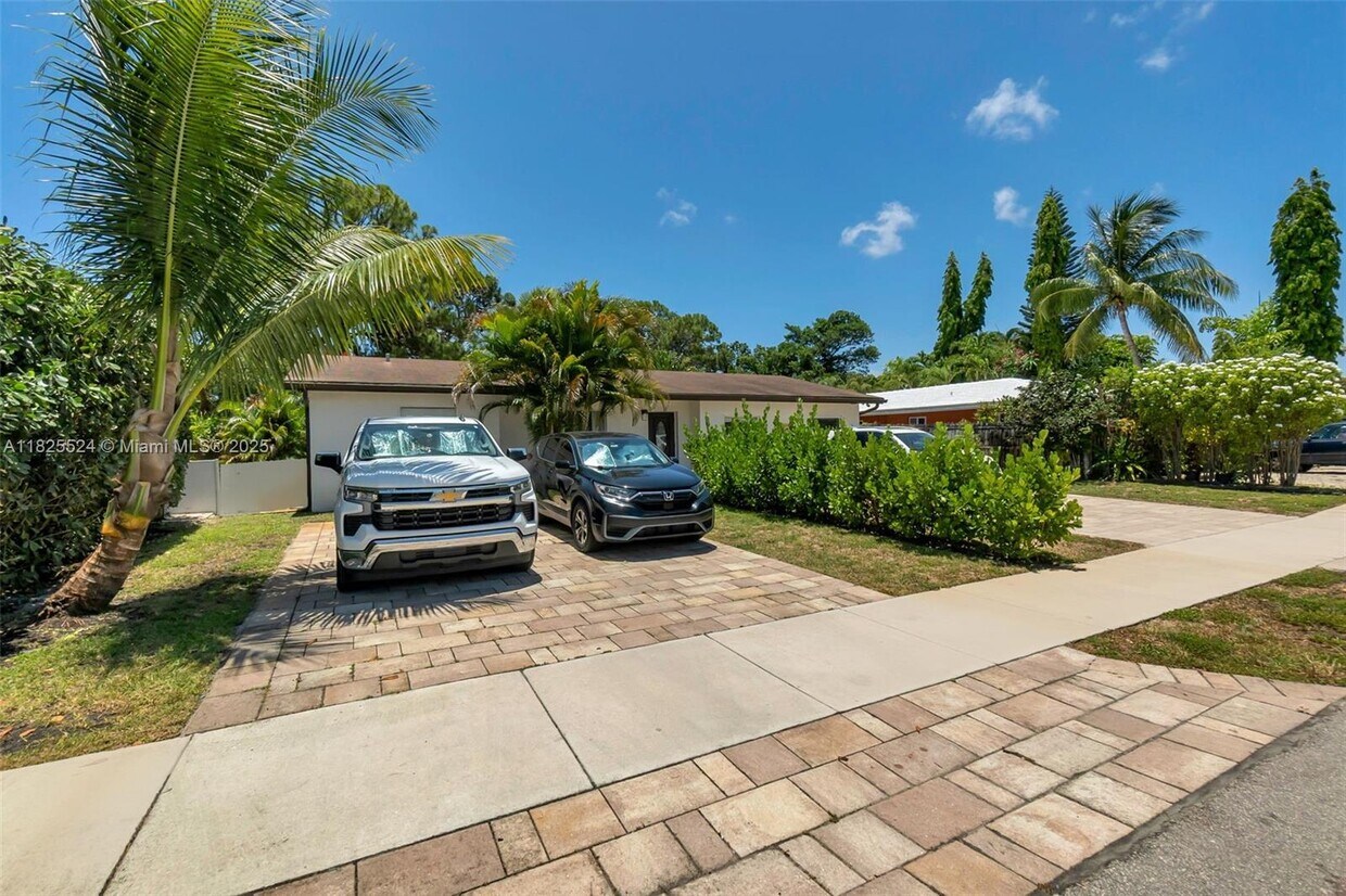 Foto principal - 754 NE 36th St