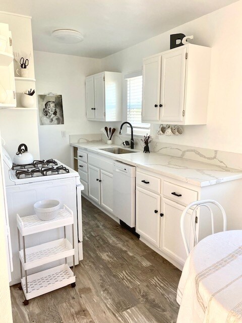 New kitchen 1 - 2347 Oak St