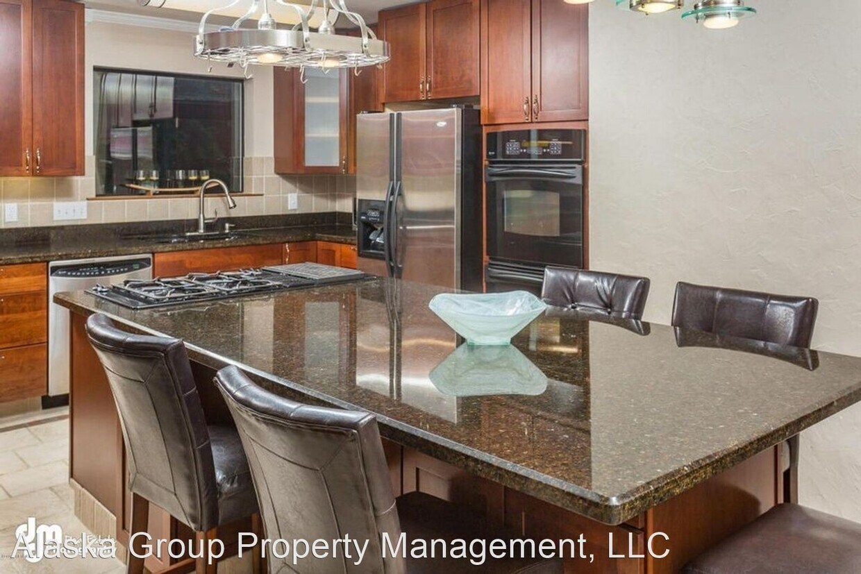 Foto principal - 1008 Timberline Dr