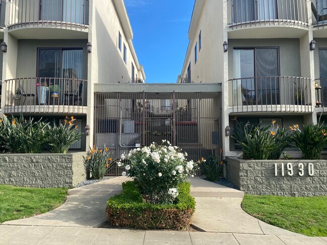 Gated Entry - 11930 Gorham Ave
