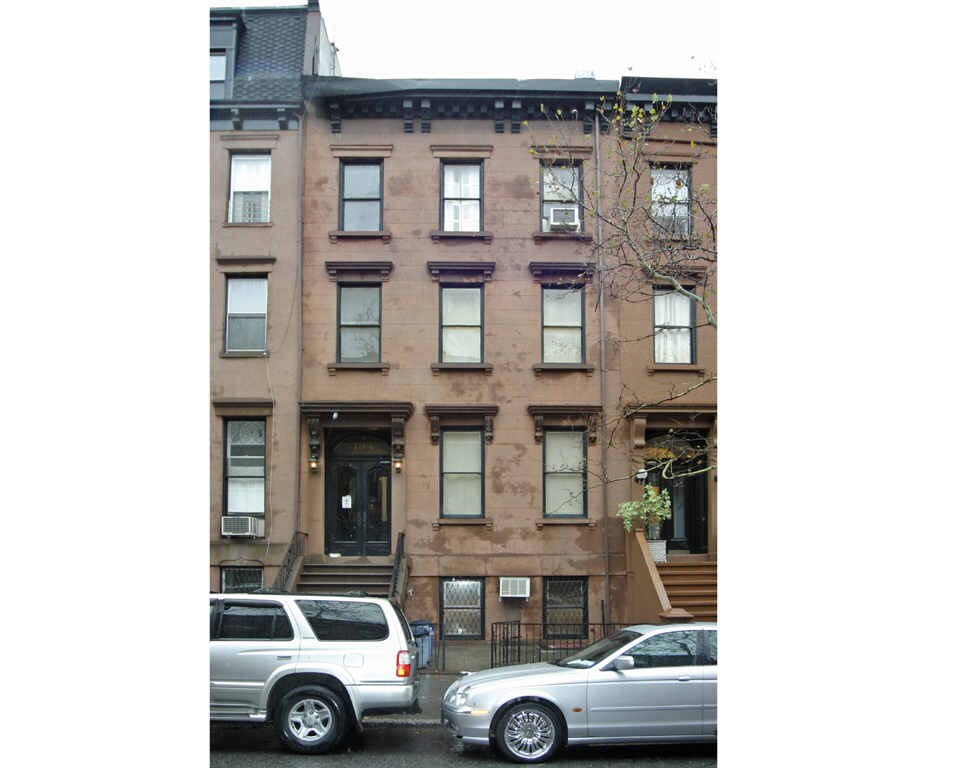 Primary Photo - 134 Amity St