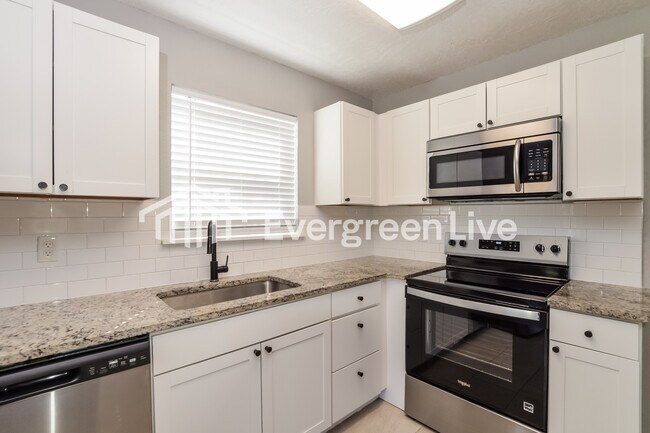 Foto del edificio - 1810 Redding Pl