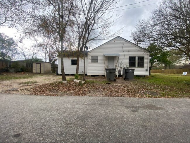 Building Photo - 412 Culverhouse St