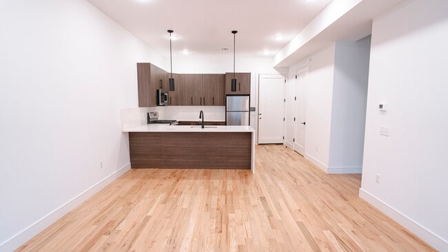 Kitchen - 325 Union Blvd