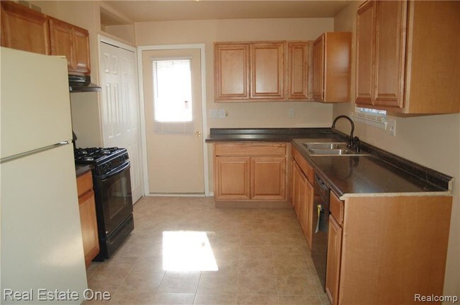 Building Photo - 4549 Benjamin Dr