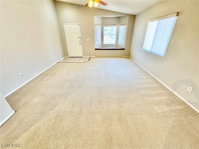 Building Photo - 5323 Estornino Ave