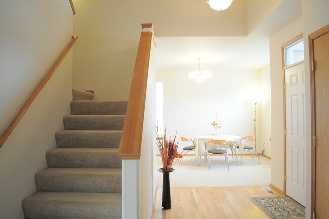 Building Photo - 551 Quincy Ave NE
