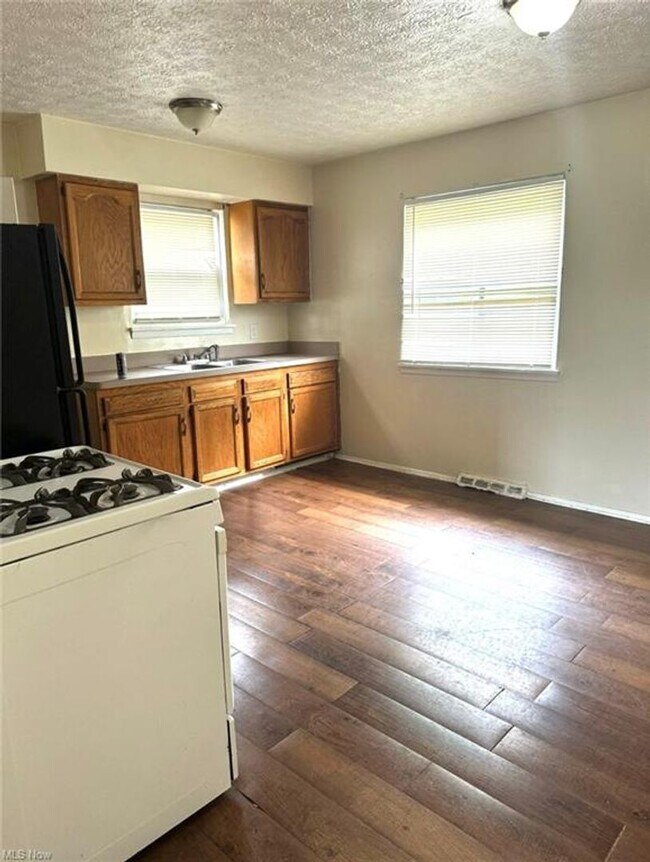 Foto del edificio - Charming 4 Bedroom Home