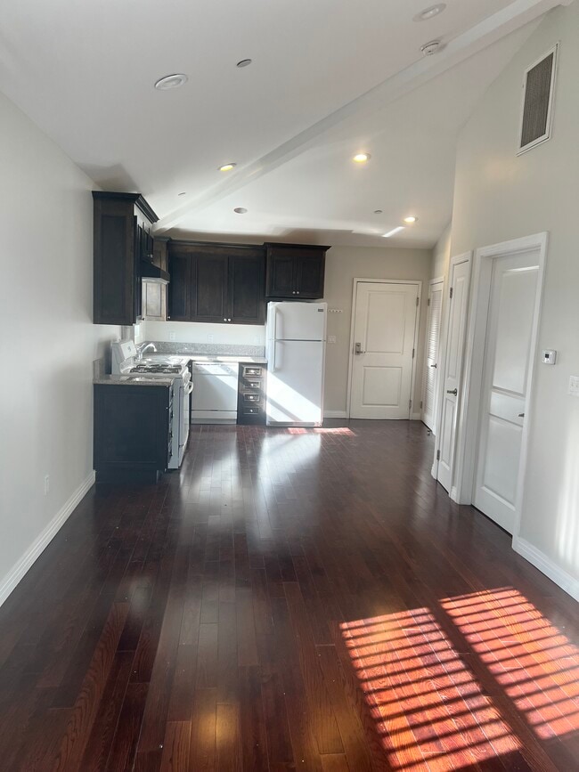 Dining/Kitchen - 1250 Edris Dr