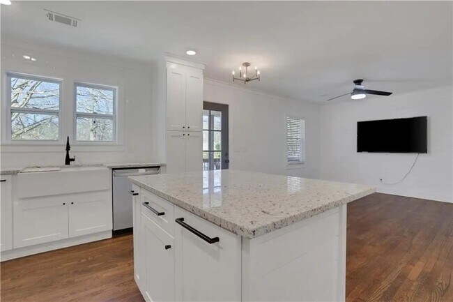 Foto del edificio - 1770 Crestridge Dr SE