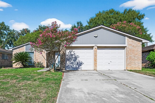 Building Photo - 802 Cascade Creek Dr