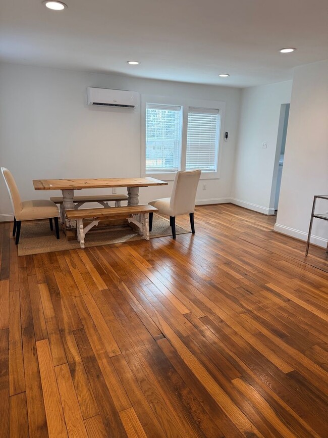 Building Photo - 503 Wilson