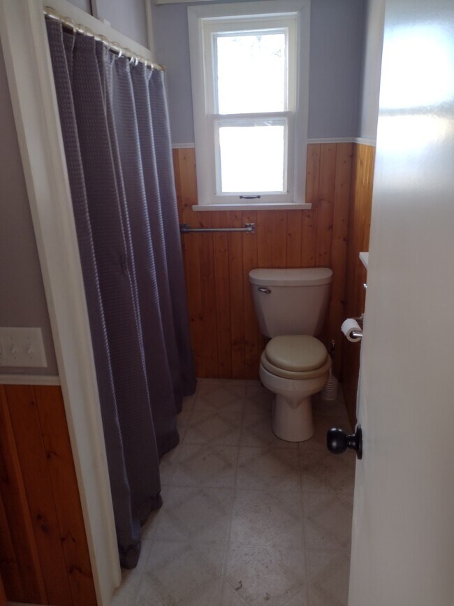 1328 Wilson Dr, Eau Claire, WI 54703 House Rental in Eau Claire, WI