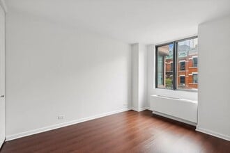 Building Photo - 350 W 50th St