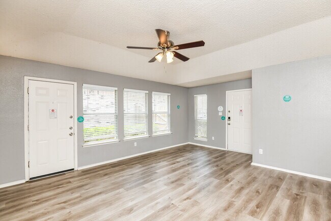 Foto del edificio - 2607 Whitehurst Dr