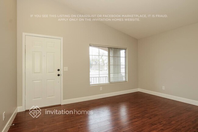 Building Photo - 15303 W Hope Dr