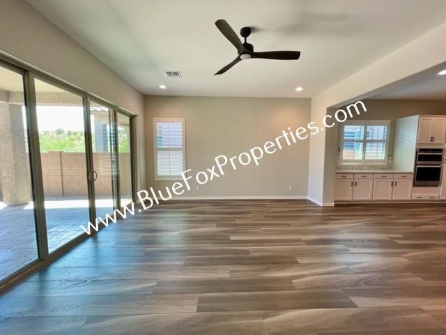 Building Photo - 770 E Danum Vly Dr