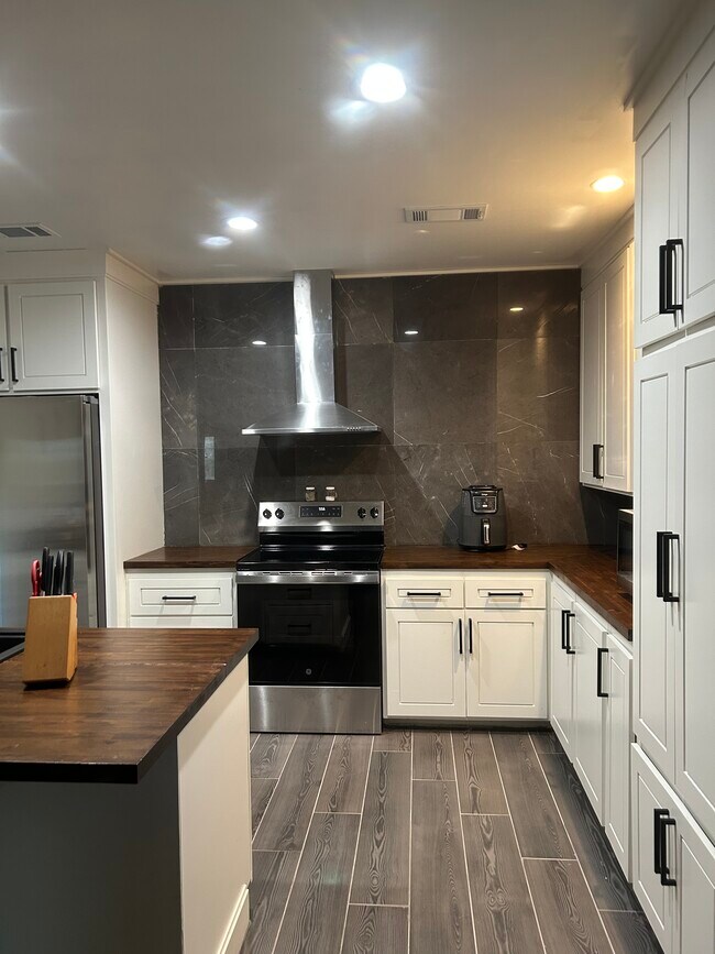 Foto del edificio - 2857 Farm-To-Market Rd 322