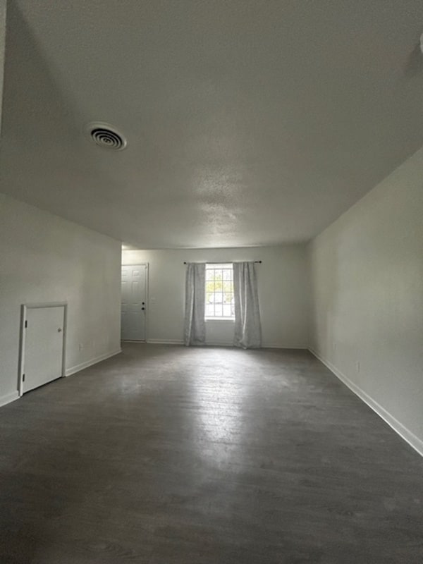 Building Photo - 1829 Tall Pines Cir