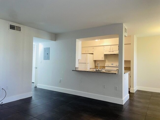 Photo - 2405 NW 33rd St Apartment