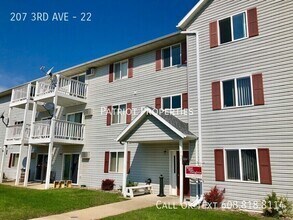 Building Photo - 207 3rd Ave