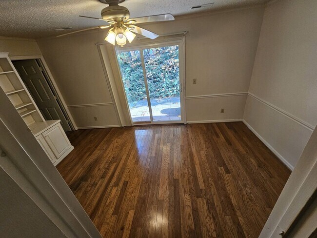 Foto del edificio - READY TO MOVE IN! 2 Beds 2 Baths! ****First full month rent 1/2 OFF limited time! *****