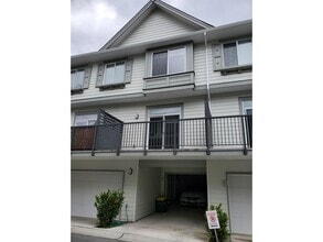 Building Photo - 15850-85 85 Ave
