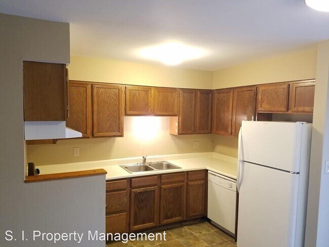 Building Photo - 509 S Poplar St