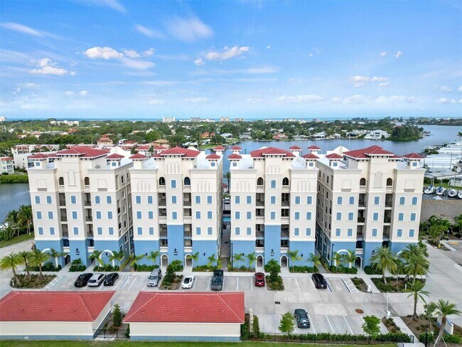 Building Photo - 505 N Tamiami Trail