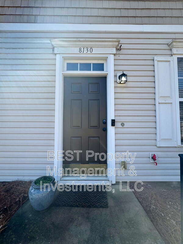 Foto del edificio - 8130 Kings Creek Dr