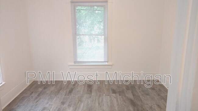 Foto del edificio - 921 Dayton St SW