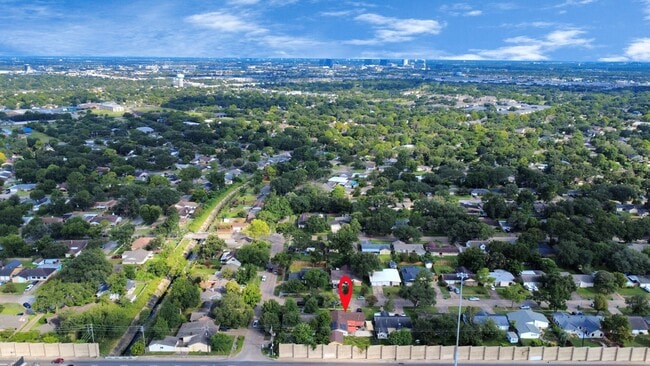 Foto del edificio - 7623 Barberton Dr