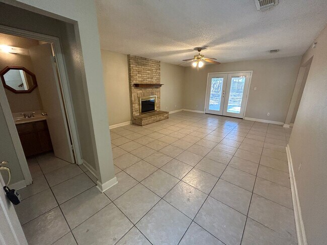 Building Photo - 9803 Boulder Hill St
