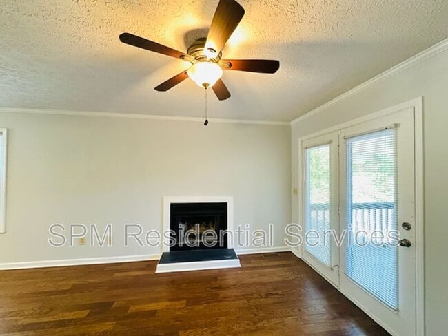 Building Photo - 1811 Savannah Ct