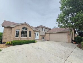 Building Photo - 8112 Rutherford Dr