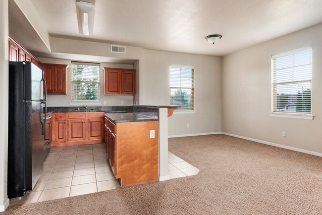 Building Photo - 430 Eisenhower Dr