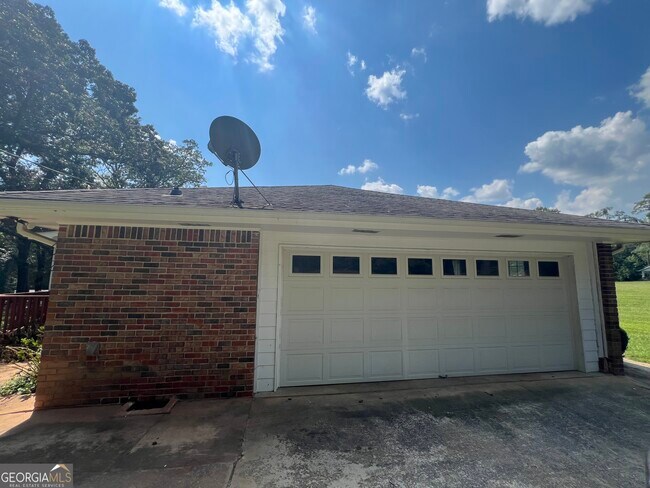 Foto del edificio - 215 Old Oxford Rd