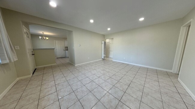 Building Photo - 7390 Valaria Dr