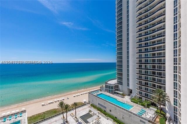 Foto del edificio - 16001 Collins Ave