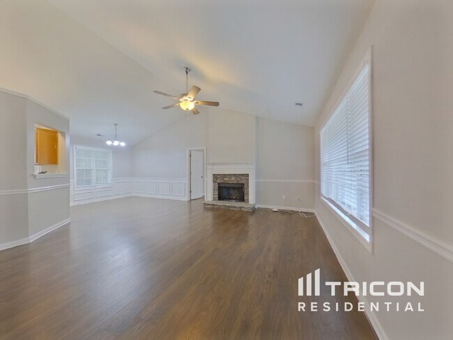 Foto del edificio - 119 Creekwood Dr