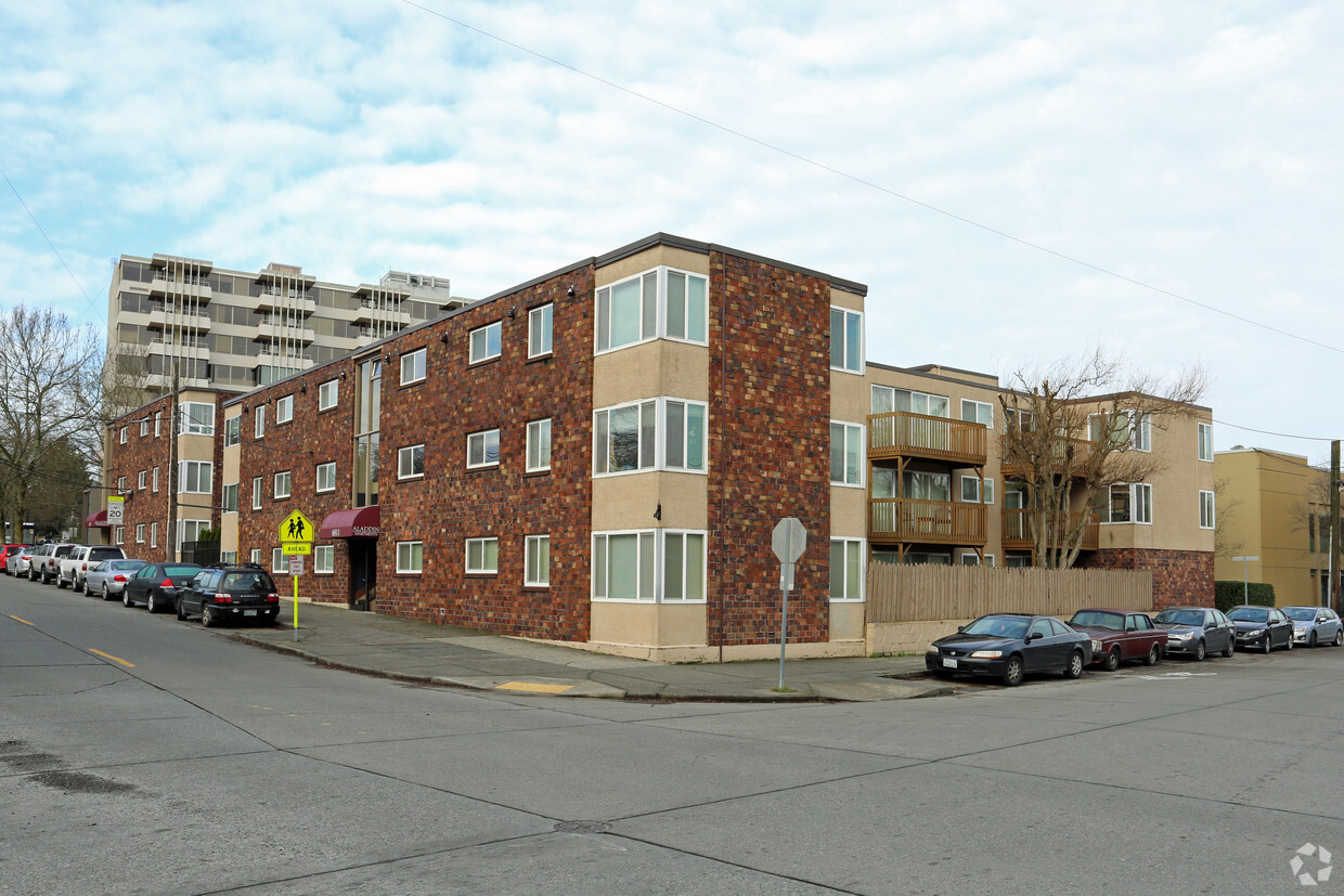 Primary Photo - Aladdin Apartments on Greenlake