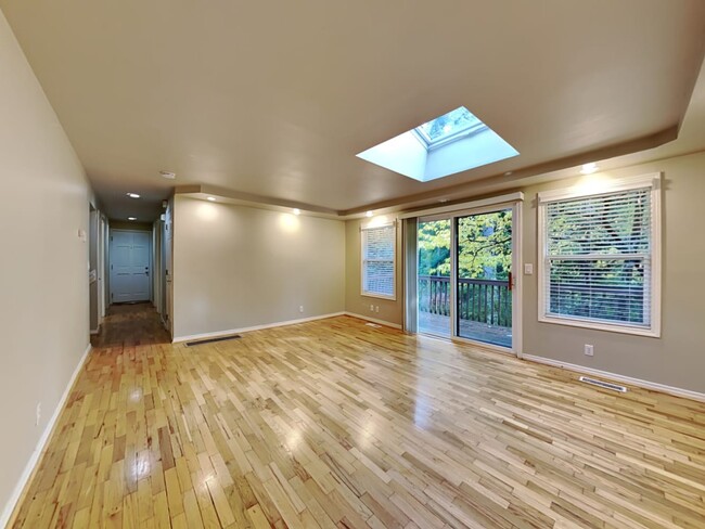 Building Photo - 11611 SE 90th St