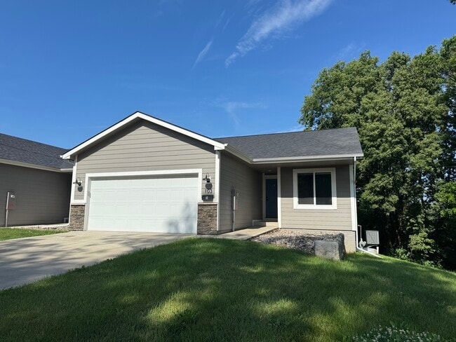 Building Photo - 103 N Oak Park Ave