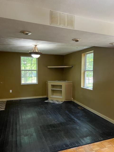 Building Photo - 2049 N Benton Ave