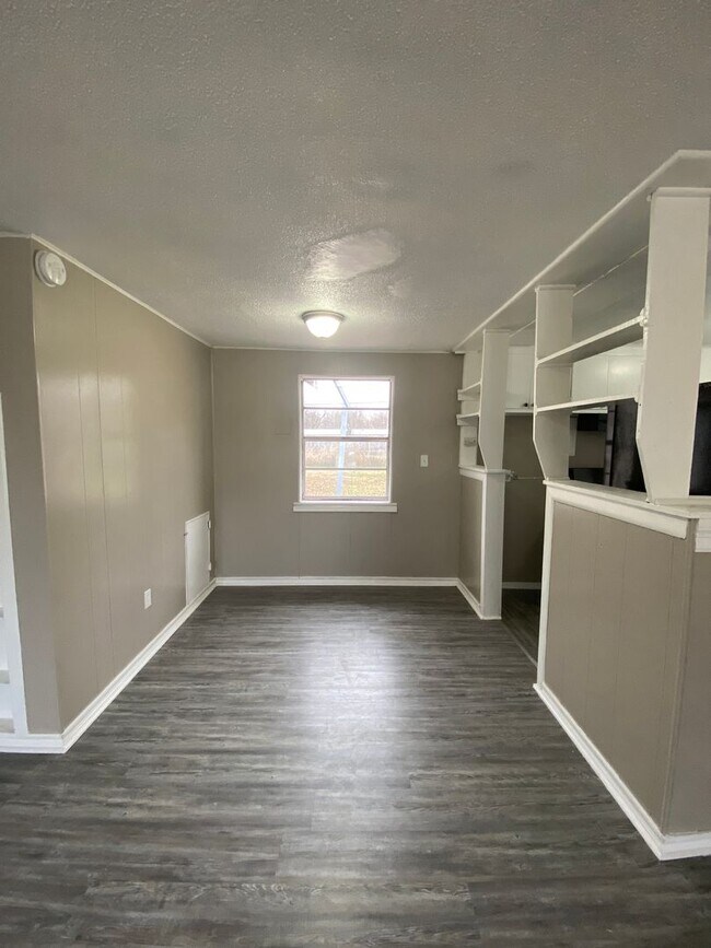 Foto del edificio - Spacious 3 Bedroom House