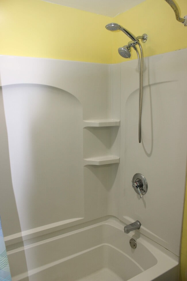 Guest Bathroom-2 - 8 Park Ave